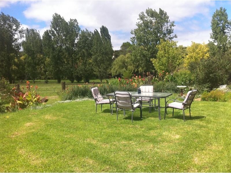 20 McIntosh Crescent, Armidale NSW 2350