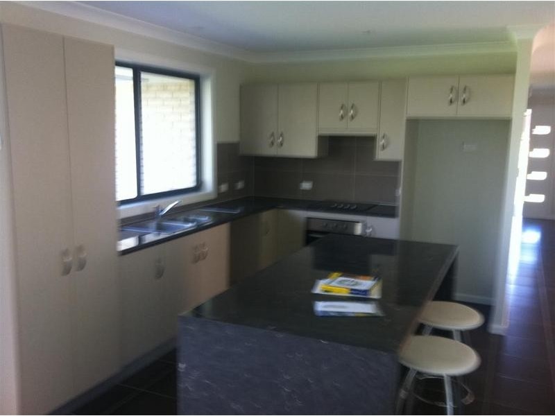 16 Hardman Close, Armidale NSW 2350