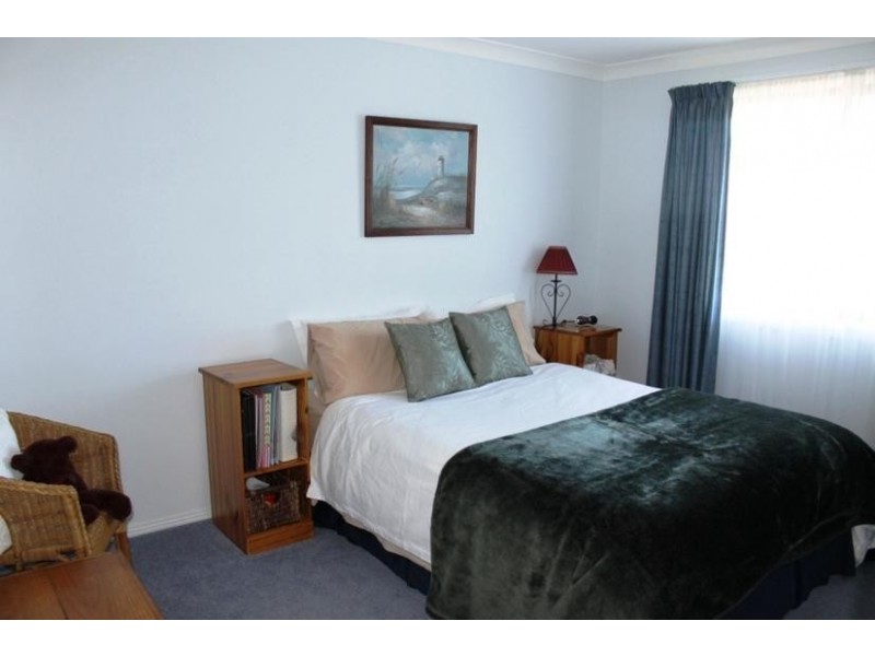 24 MCCARTHY CRESCENT, Armidale NSW 2350