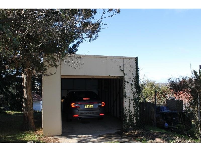 27 Laurence Avenue, Armidale NSW 2350