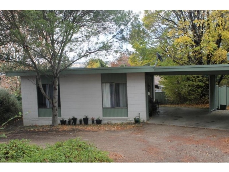 2/18 NYSSA STREET, Armidale NSW 2350