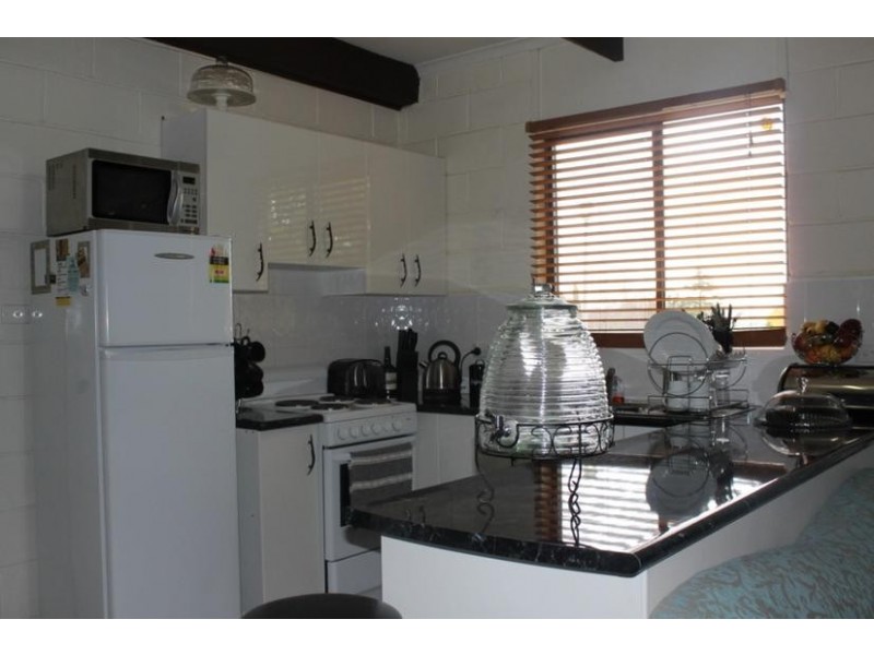 2/18 NYSSA STREET, Armidale NSW 2350