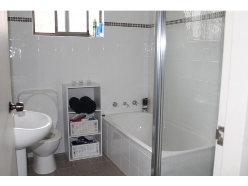 2/18 NYSSA STREET, Armidale NSW 2350