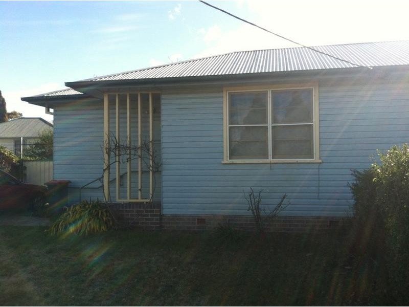 1/172 Canambe street, Armidale NSW 2350