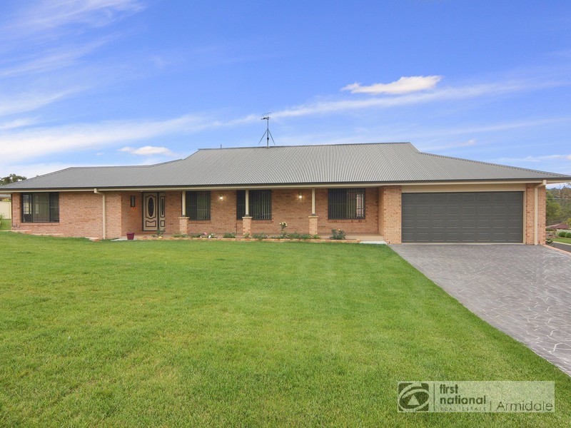 8 BILL WATSON AVE, Armidale NSW 2350