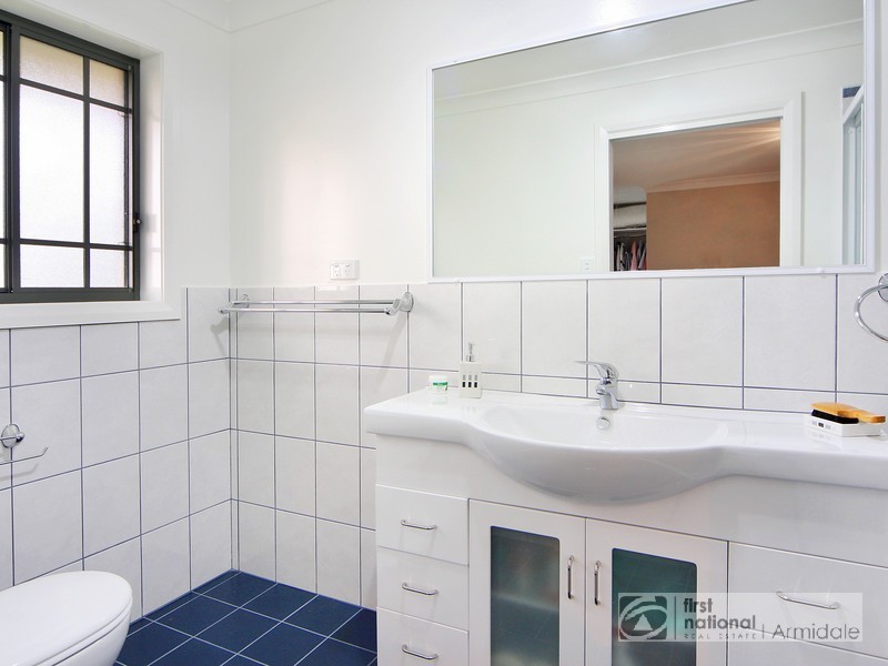 8 BILL WATSON AVE, Armidale NSW 2350