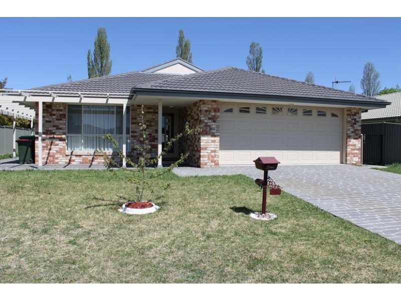 7 RUSDEN COURT, Armidale NSW 2350