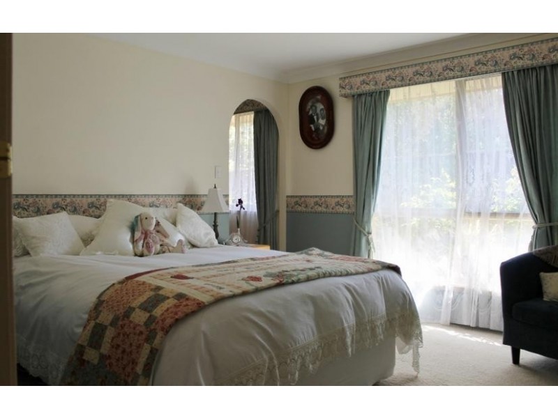 3 EULAHBAR CRESCENT, Armidale NSW 2350