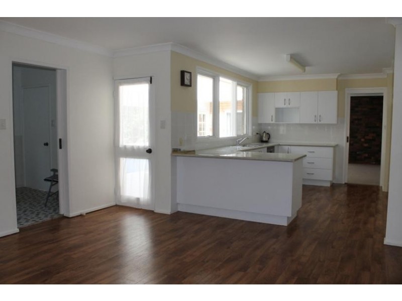 5 DOROTHY AVE, Armidale NSW 2350