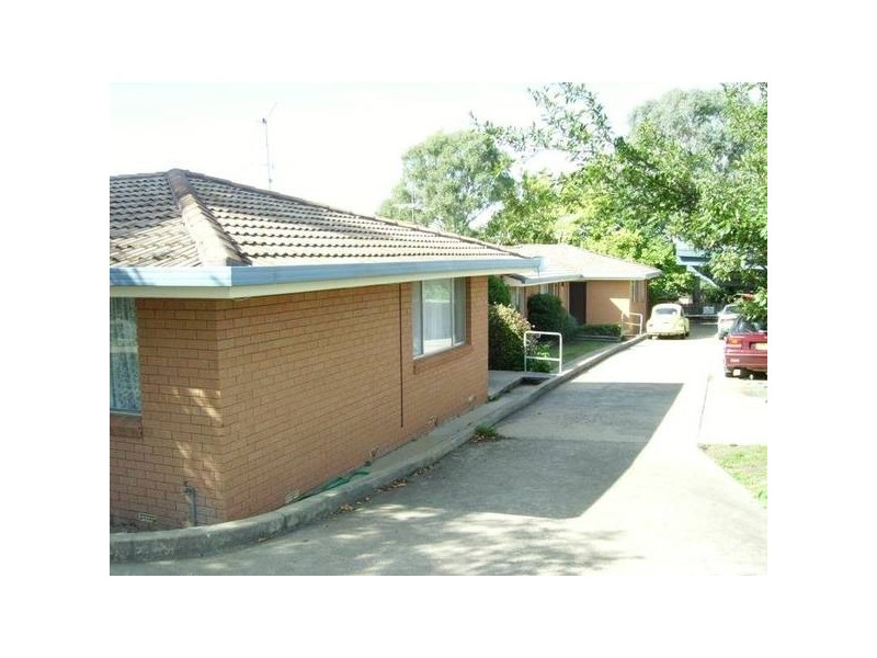 3/10 MARSHALL AVENUE, Armidale NSW 2350