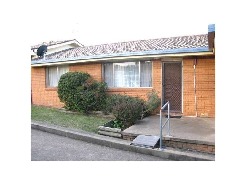 3/10 MARSHALL AVENUE, Armidale NSW 2350