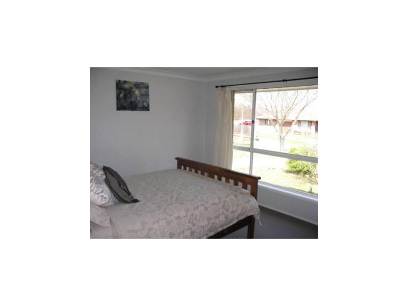 6 Centennial Close, Armidale NSW 2350