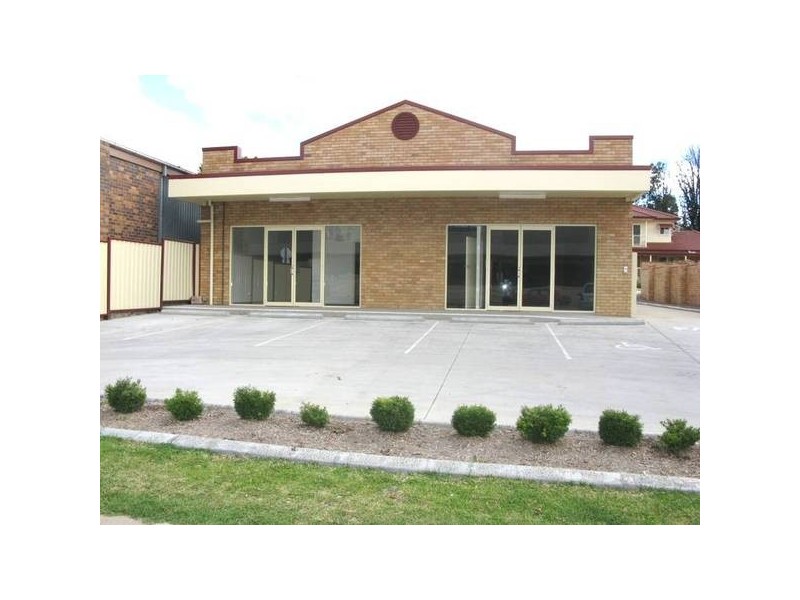 2/240 BEARDY STREET, Armidale NSW 2350