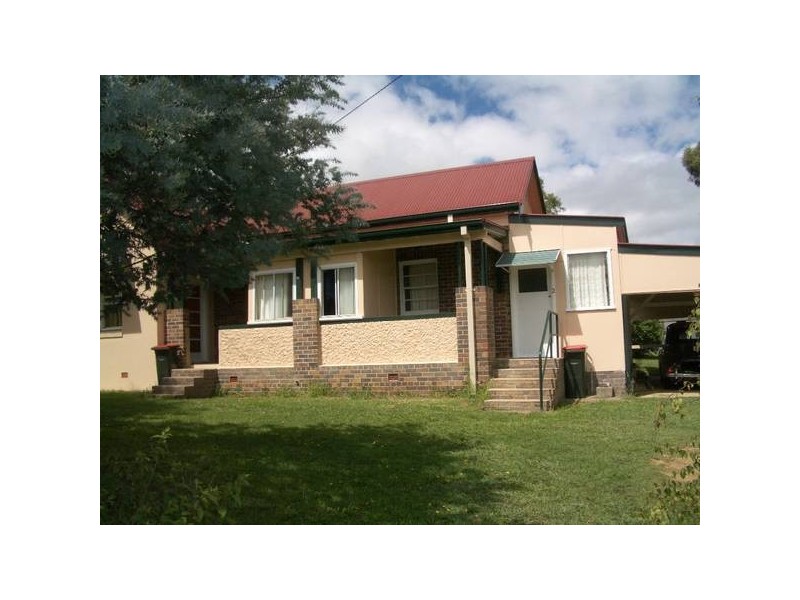 2/61 MARKHAM STREET, Armidale NSW 2350