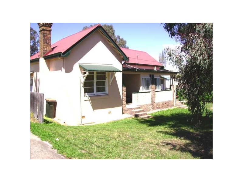 2/61 MARKHAM STREET, Armidale NSW 2350