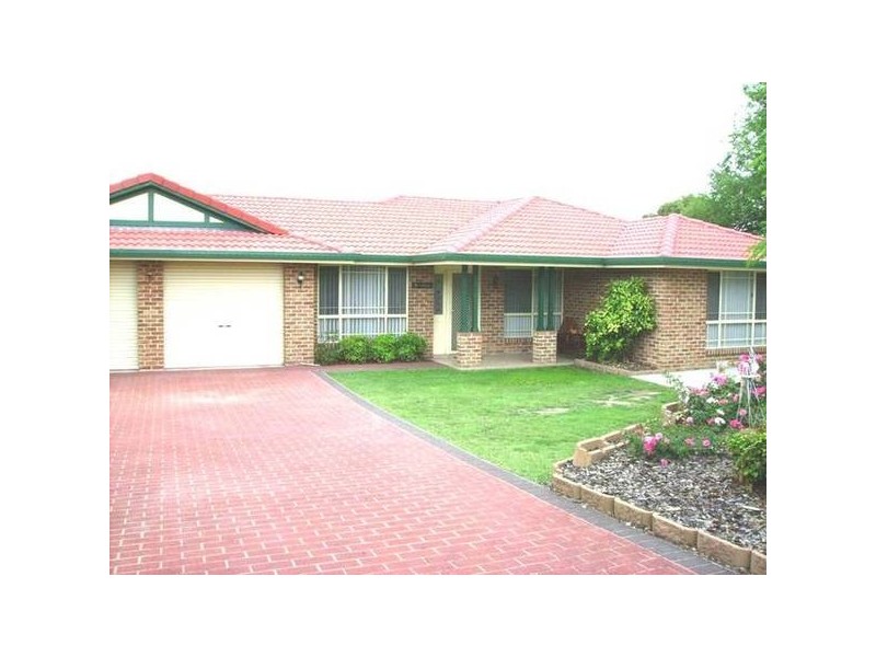 ELEANOR CLOSE, Armidale NSW 2350