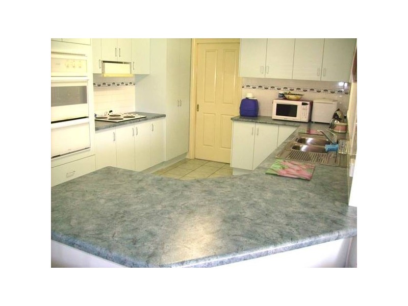 ELEANOR CLOSE, Armidale NSW 2350