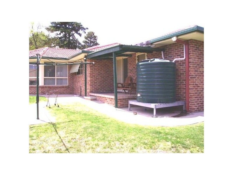 ELEANOR CLOSE, Armidale NSW 2350