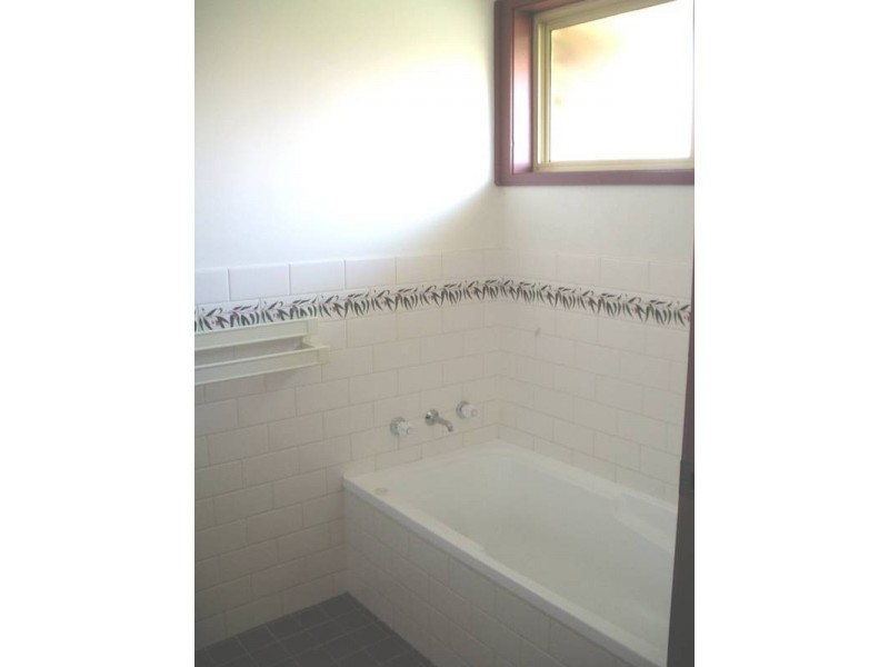 2/89 QUEEN ELIZABETH DRIVE, Armidale NSW 2350
