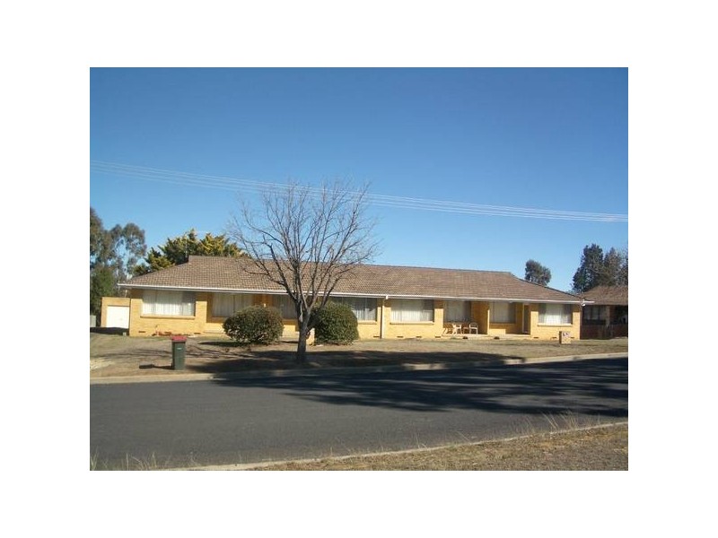 1/26 GLASS STREET, Armidale NSW 2350