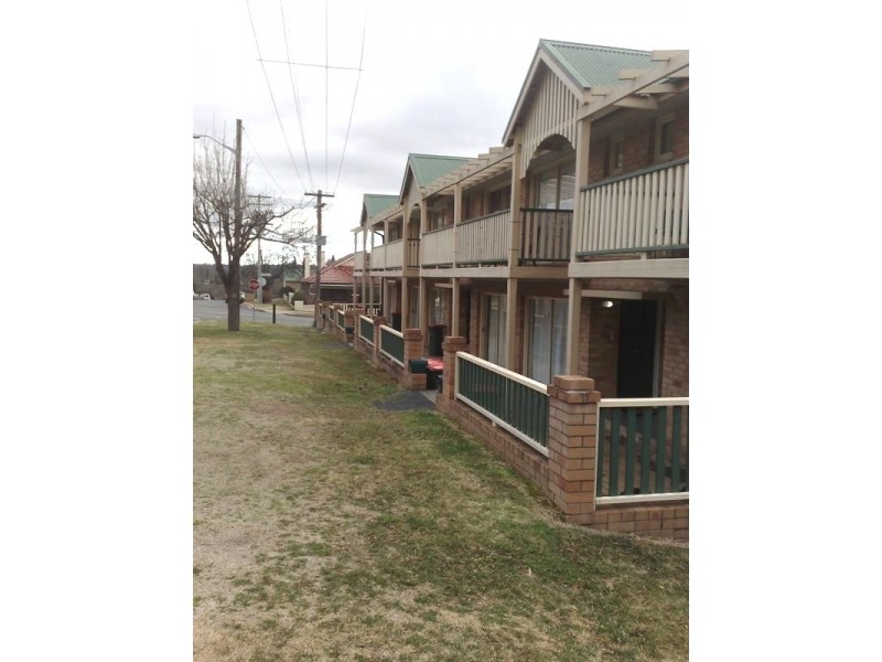 2/165 DANGAR STREET, Armidale NSW 2350