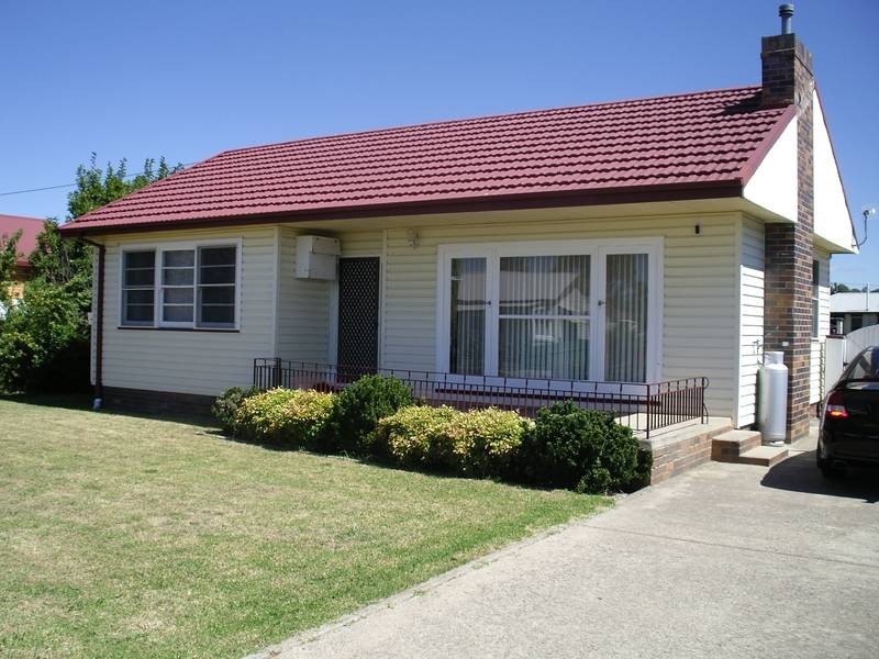 6 ENID STREET, Armidale NSW 2350