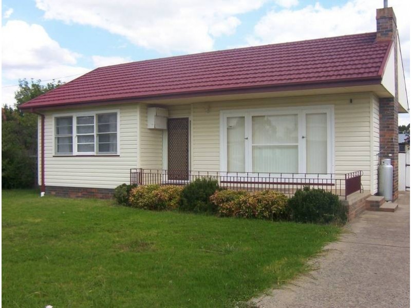 6 ENID STREET, Armidale NSW 2350