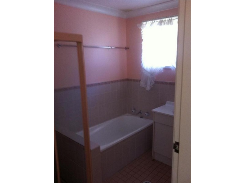 1/19 VERNA CLOSE, Armidale NSW 2350