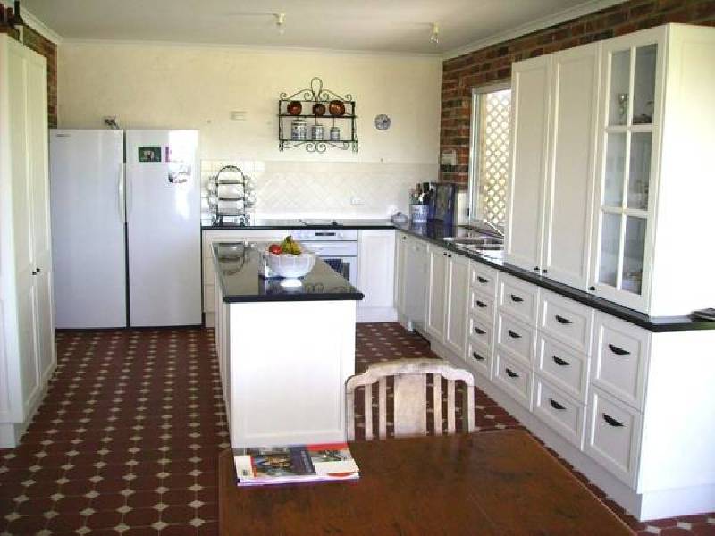 10 COREY ROAD, Armidale NSW 2350