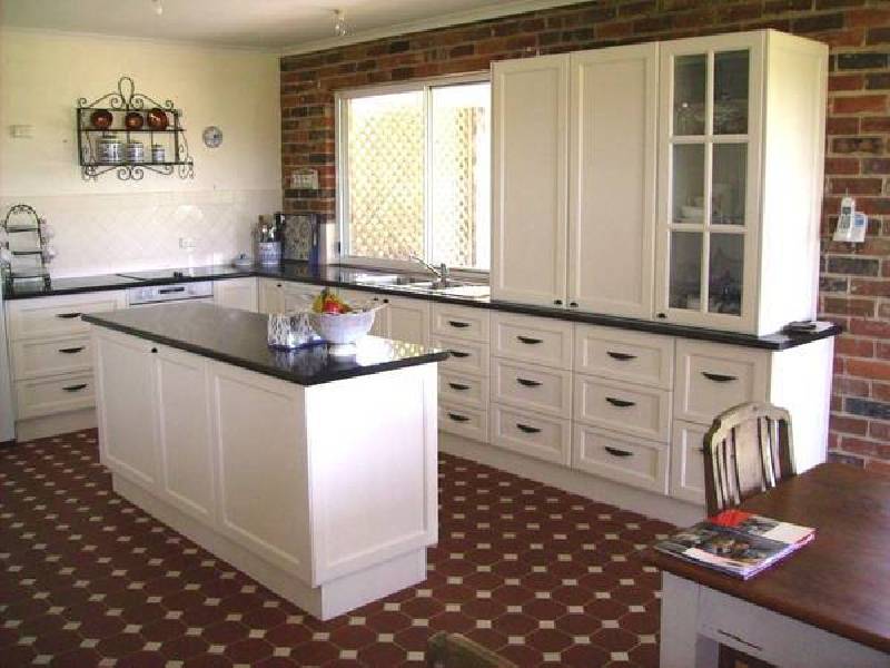 10 COREY ROAD, Armidale NSW 2350