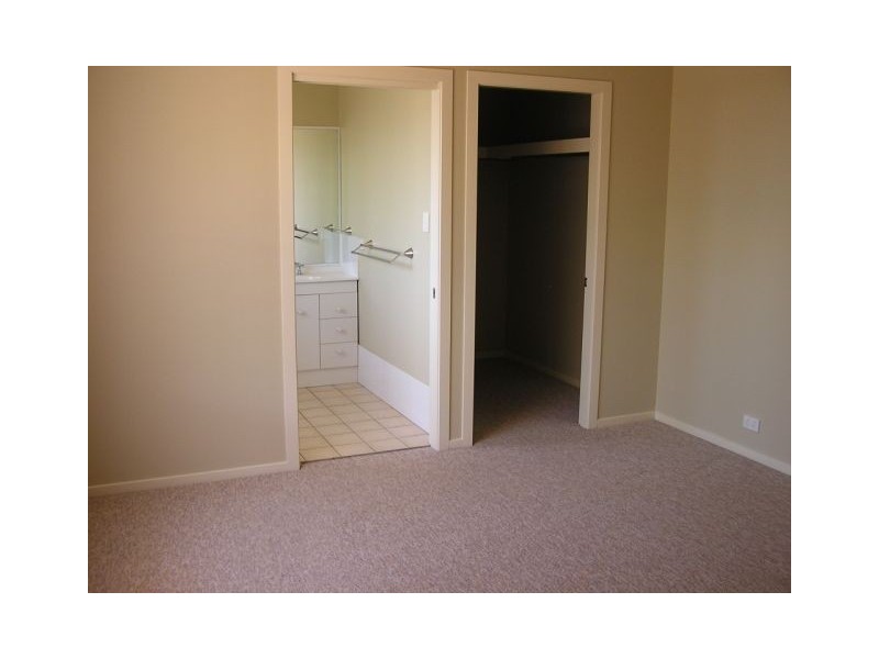 26 RUSDEN COURT, Armidale NSW 2350