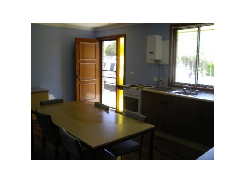 ROOM 4/4 SALMON AVENUE, Armidale NSW 2350