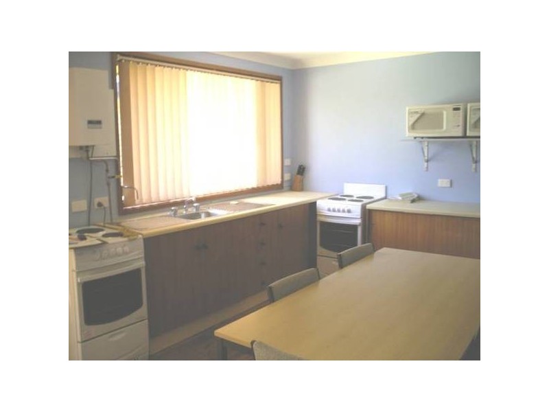 ROOM 4/4 SALMON AVENUE, Armidale NSW 2350