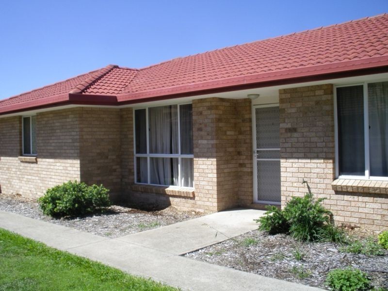 3/8 EVANGELINE CRESCENT, Armidale NSW 2350