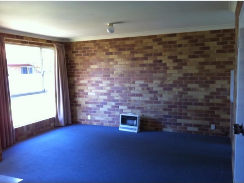 3/8 EVANGELINE CRESCENT, Armidale NSW 2350