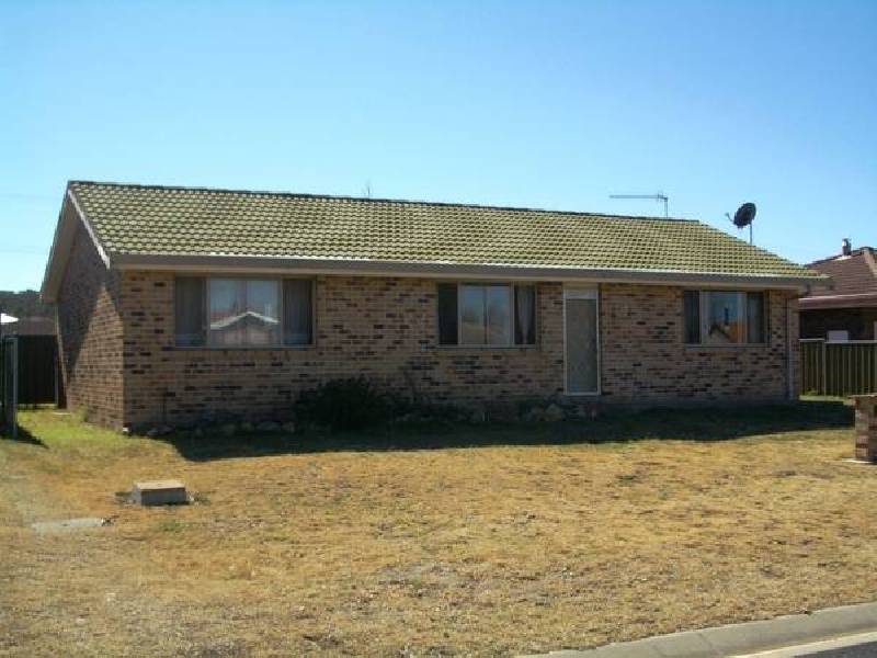 31 CENTENNIAL CLOSE, Armidale NSW 2350