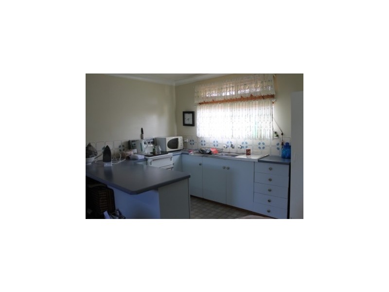 2/10 MARSHALL AVENUE, Armidale NSW 2350