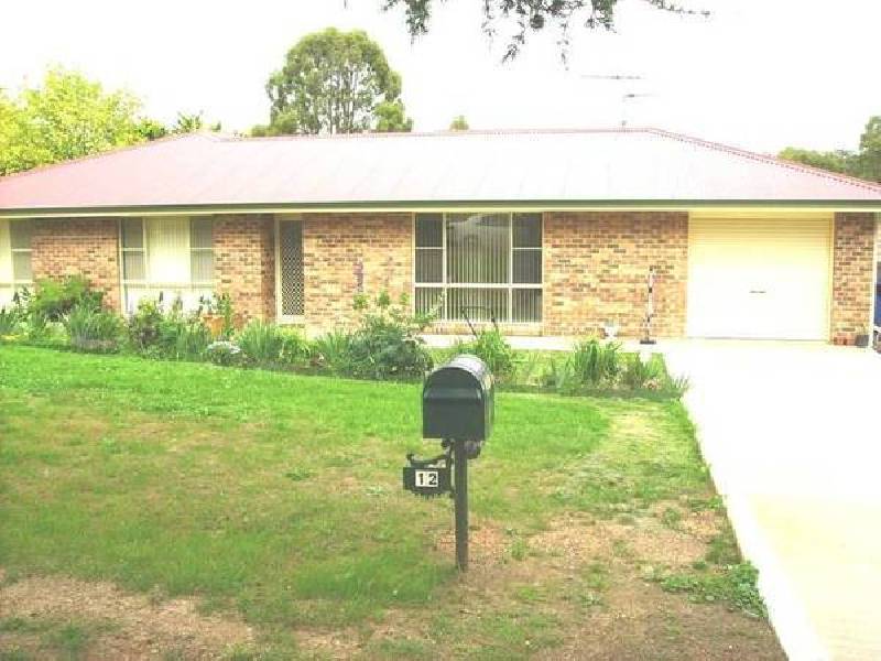 12 KURRAWATHA AVENUE, Armidale NSW 2350