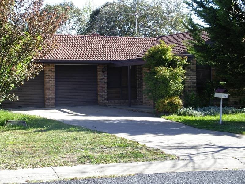 12 FORSTER AVENUE, Armidale NSW 2350