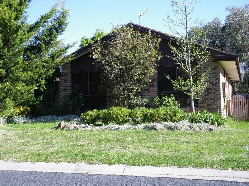 12 FORSTER AVENUE, Armidale NSW 2350