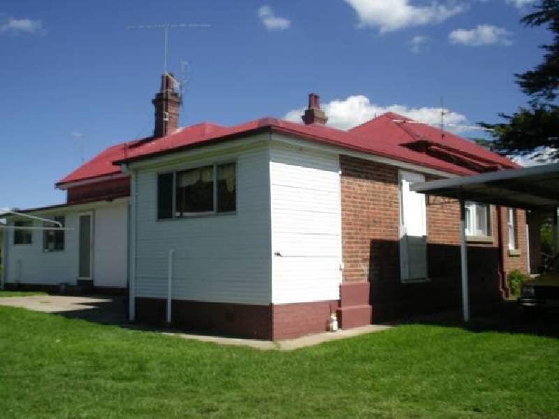 Park Street, Uralla NSW 2358
