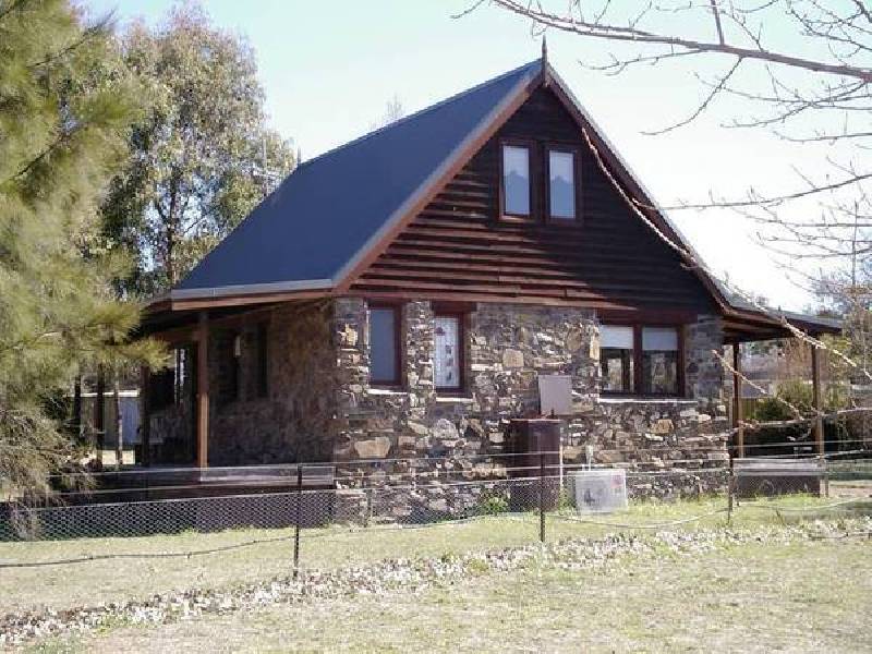 10 Samuelson Cres, Armidale NSW 2350