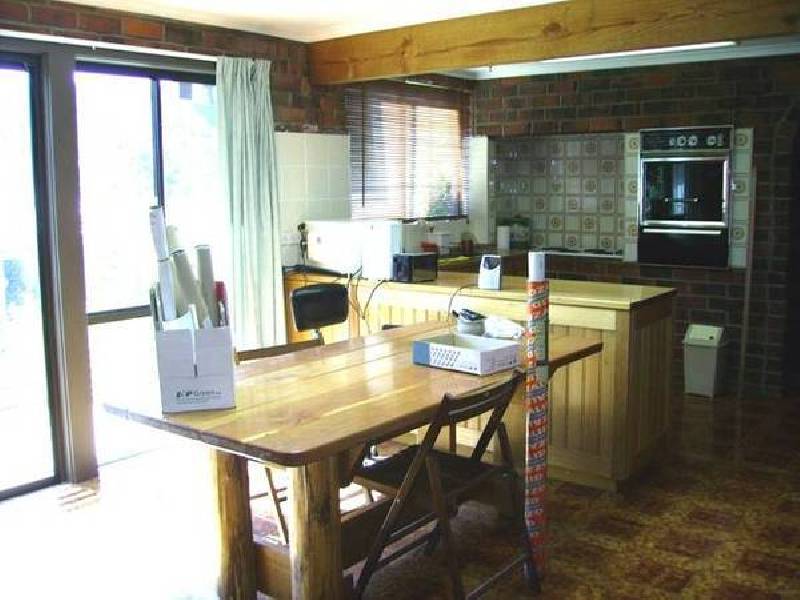 84 AMAROO, Armidale NSW 2350