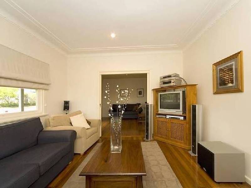 42 KIRKWOOD STREET, Armidale NSW 2350