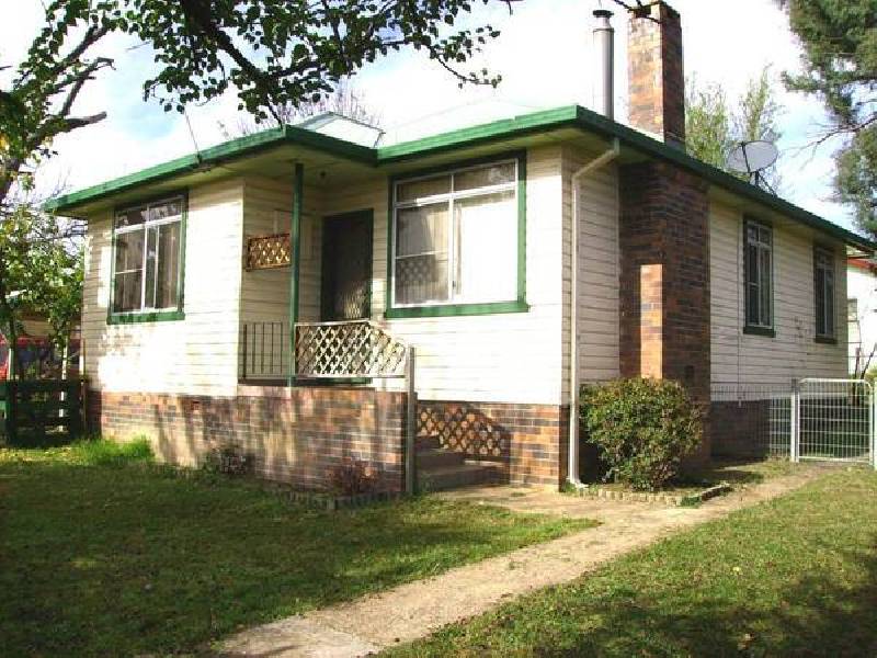 4 BARNEY STREET, Armidale NSW 2350