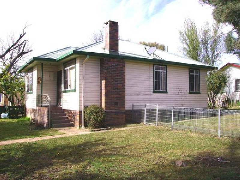 4 BARNEY STREET, Armidale NSW 2350