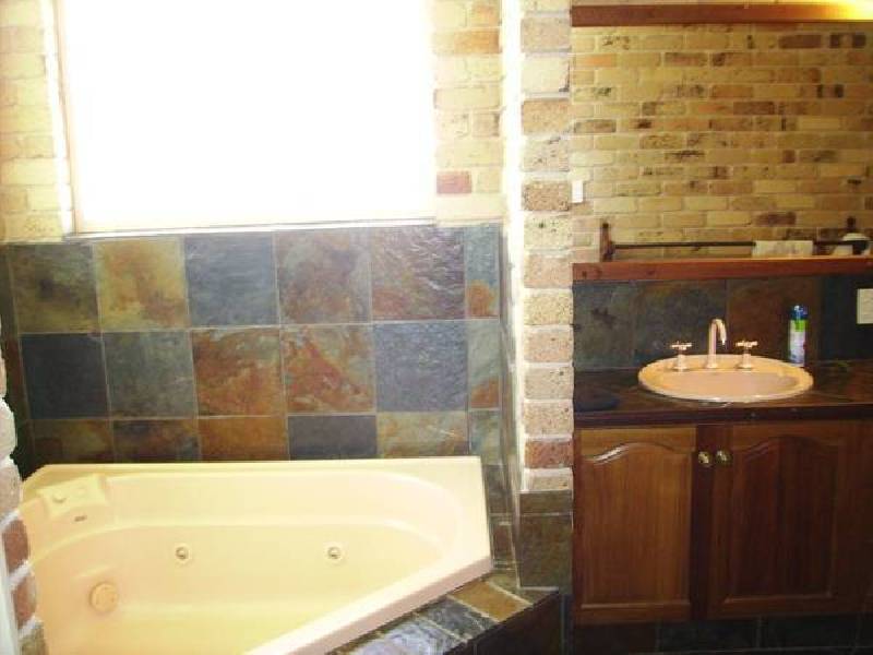 2 Eulahbar Crescent, Armidale NSW 2350