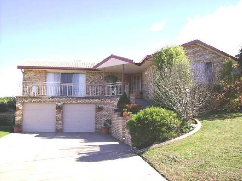 33 McCarthy Crescent, Armidale NSW 2350