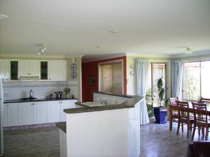 33 McCarthy Crescent, Armidale NSW 2350