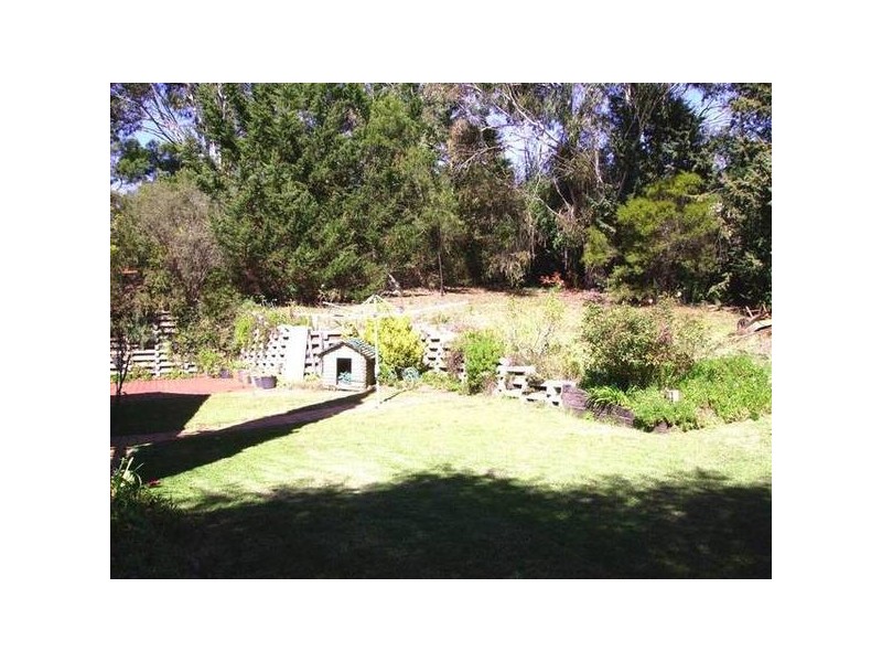 35 Bishops Crescent, Armidale NSW 2350